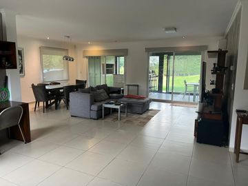 Casa en venta en Pilar Del Este