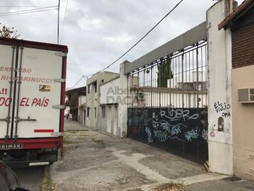 Galpon en Venta en 37/3 y 4 La Plata - Alberto Dacal Propiedades
