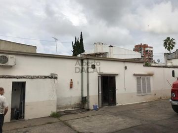Galpon en Venta en 37/3 y 4 La Plata - Alberto Dacal Propiedades