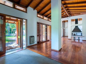 Casa en Venta en 28/443 y 446 City Bell - Alberto Dacal Propiedades