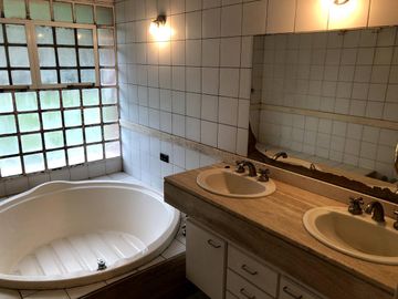 Casa en Venta en 28/443 y 446 City Bell - Alberto Dacal Propiedades