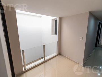 Casa en venta en Lomas de Zamora con excelente ubicación en dos plantas