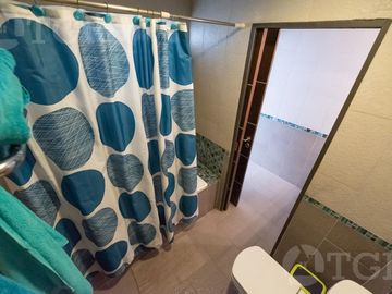 Casa en venta en Lomas de Zamora con excelente ubicación en dos plantas