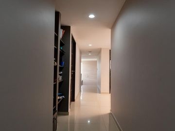 Casa en venta en Lomas de Zamora con excelente ubicación en dos plantas