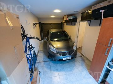 Casa en venta en Lomas de Zamora con excelente ubicación en dos plantas