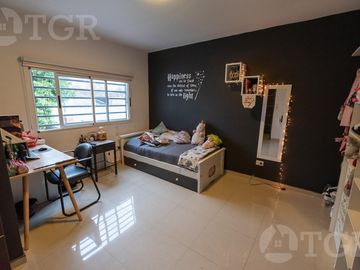Casa en venta en Lomas de Zamora con excelente ubicación en dos plantas