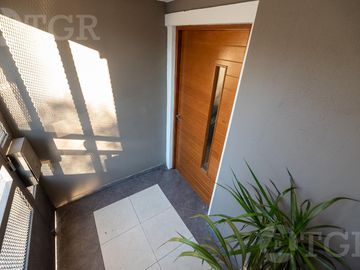 Casa en venta en Lomas de Zamora con excelente ubicación en dos plantas