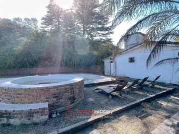 VENTA 2 CASAS en AGUA DE ORO  - 3500M2 - EXCELENTE UBICACIÓN