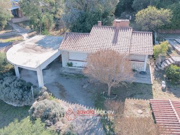 VENTA 2 CASAS en AGUA DE ORO  - 3500M2 - EXCELENTE UBICACIÓN