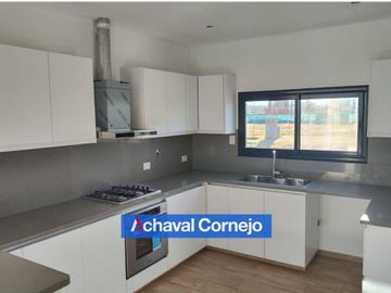 VENTA casa en el barrio Riberas, Puertos (3 dormitorios, dependencia, galeria, jardin)