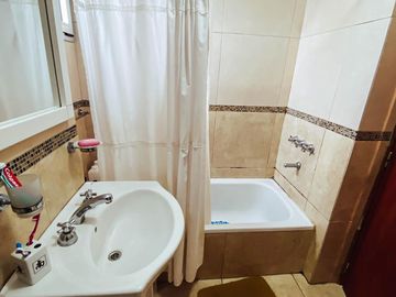 Departamento en venta - 2 Dormitorios 1 Baño - 90 mts2 - La Plata
