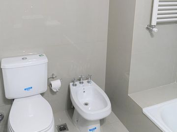 Venta Departamento dos dormitorios cochera y baulera Centro Rosario