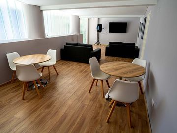 Venta Departamento dos dormitorios cochera y baulera Centro Rosario