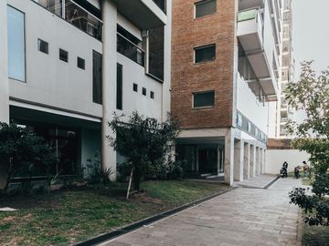 Venta Departamento dos dormitorios cochera y baulera Centro Rosario