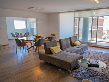 Venta Departamento dos dormitorios cochera y baulera Centro Rosario
