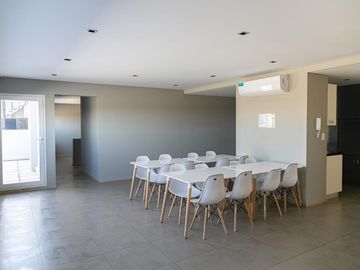 Venta Departamento dos dormitorios cochera y baulera Centro Rosario