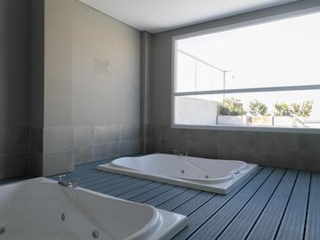 Venta Departamento dos dormitorios cochera y baulera Centro Rosario