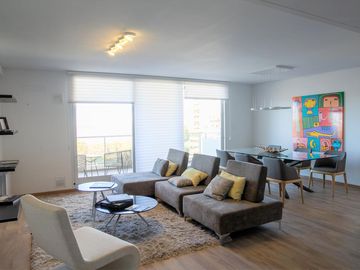 Venta Departamento dos dormitorios cochera y baulera Centro Rosario