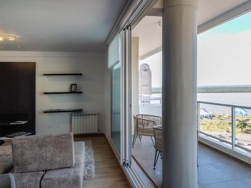 Venta Departamento dos dormitorios cochera y baulera Centro Rosario