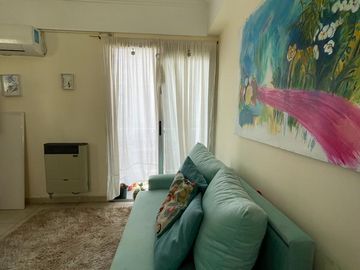 Departamento en venta de 2 ambientes con balcón al frente