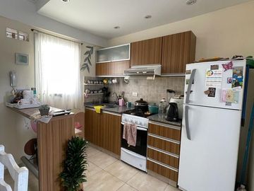 Departamento en venta de 2 ambientes con balcón al frente