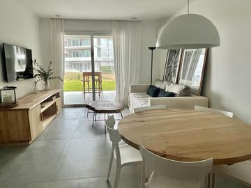Excelente departamento 2 dormitorios en Townhouse Pilara