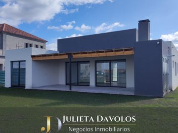 Casa en  Venta 5 Ambientes Puertos del lago Barrio Riberas-Escobar-Maschwitz
