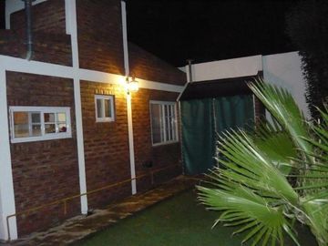 Casa venta - 3 dormitorios 1 baño - 136  mts2 - Etcheverry