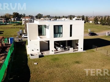 CASA VENTA CANNING BARRIO TERRALAGOS