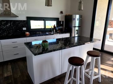 CASA VENTA CANNING BARRIO TERRALAGOS