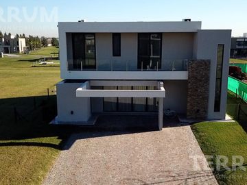 CASA VENTA CANNING BARRIO TERRALAGOS