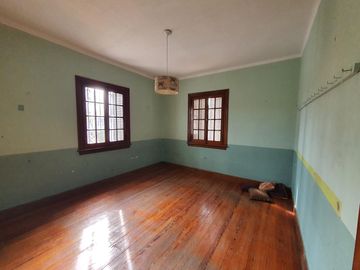 Casa sobre doble lote en Banfield Oeste
