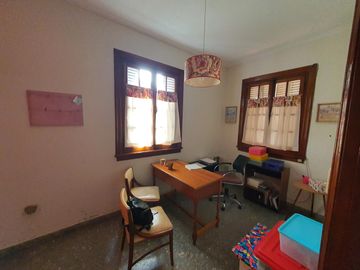 Casa sobre doble lote en Banfield Oeste