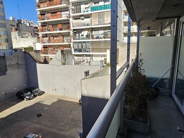 Quirno Costa 1200 piso 3ro - Contrafrente - Monoambiente.