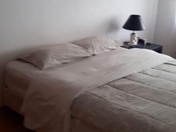 Casa tres ambientes con patio y quincho a la venta en Wilde