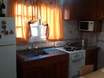 Casa tres ambientes con patio y quincho a la venta en Wilde