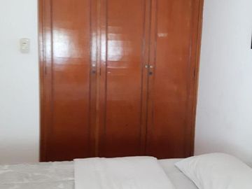 Casa tres ambientes con patio y quincho a la venta en Wilde