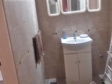 Hermoso chalet en dos plantas!Cochera para 3 vehiculos!Con piscina ,en Ramos Mejia (Zona Oeste)