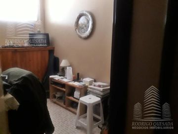 Hermoso chalet en dos plantas!Cochera para 3 vehiculos!Con piscina ,en Ramos Mejia (Zona Oeste)