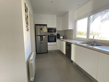 Casa en venta 4 amb en barrio cerrado Altos del Sol