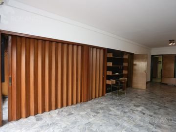 Venta Departamento 3 Ambientes con Balcón Terraza y Espacio Guardacoche en Recoleta