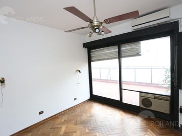 Venta Departamento 3 Ambientes con Balcón Terraza y Espacio Guardacoche en Recoleta