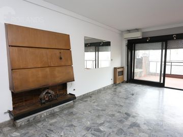 Venta Departamento 3 Ambientes con Balcón Terraza y Espacio Guardacoche en Recoleta