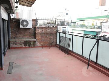 Venta Departamento 3 Ambientes con Balcón Terraza y Espacio Guardacoche en Recoleta