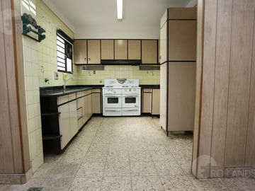 Venta Departamento 3 Ambientes con Balcón Terraza y Espacio Guardacoche en Recoleta