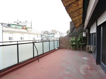 Venta Departamento 3 Ambientes con Balcón Terraza y Espacio Guardacoche en Recoleta