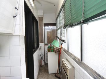 Venta Departamento 3 Ambientes con Balcón Terraza y Espacio Guardacoche en Recoleta