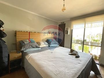 Acogedora y segura casa en pasaje La Reina