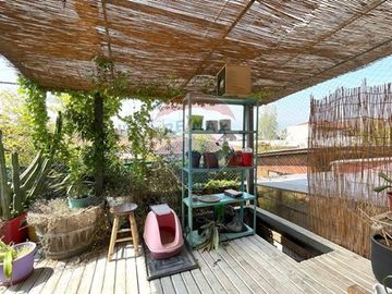 Acogedora y segura casa en pasaje La Reina