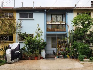Acogedora y segura casa en pasaje La Reina